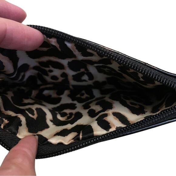 VS Victoria’s Secret Patent Small Black Mini Bag Wallet Purse Makeup Wristlet - Picture 6 of 9